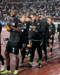 AG真人官网-欧联杯冠军遭遇完败 法兰克福与顶尖豪门差距不小